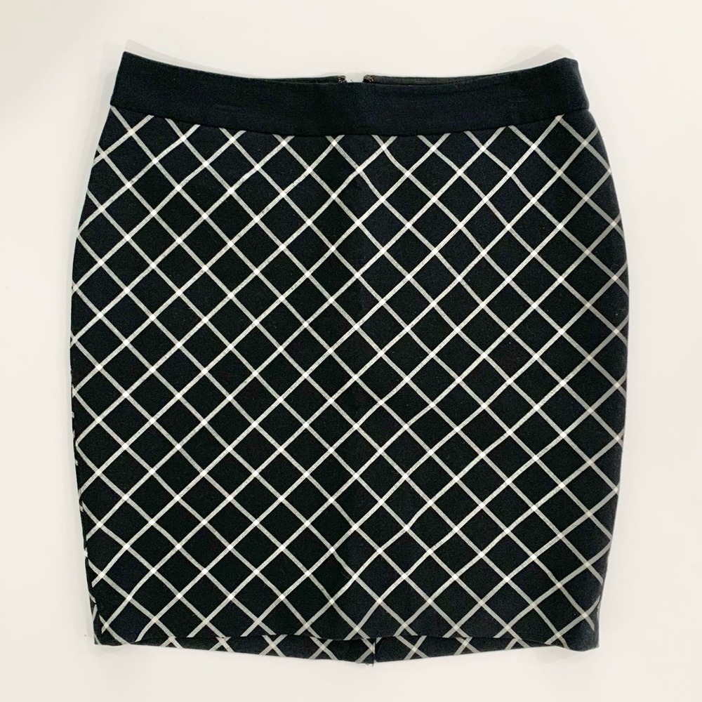 Limited Size 12 Black white stripe skirt.